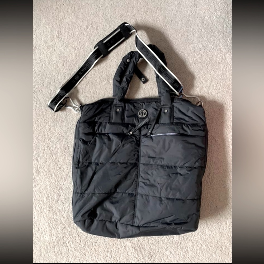 Lululemon - Fast in flight bag